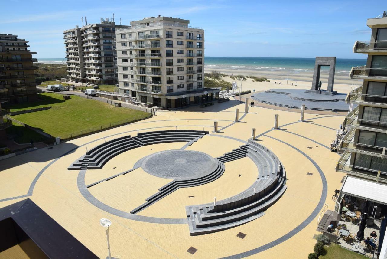 Plaza Lägenhet De Panne Exteriör bild